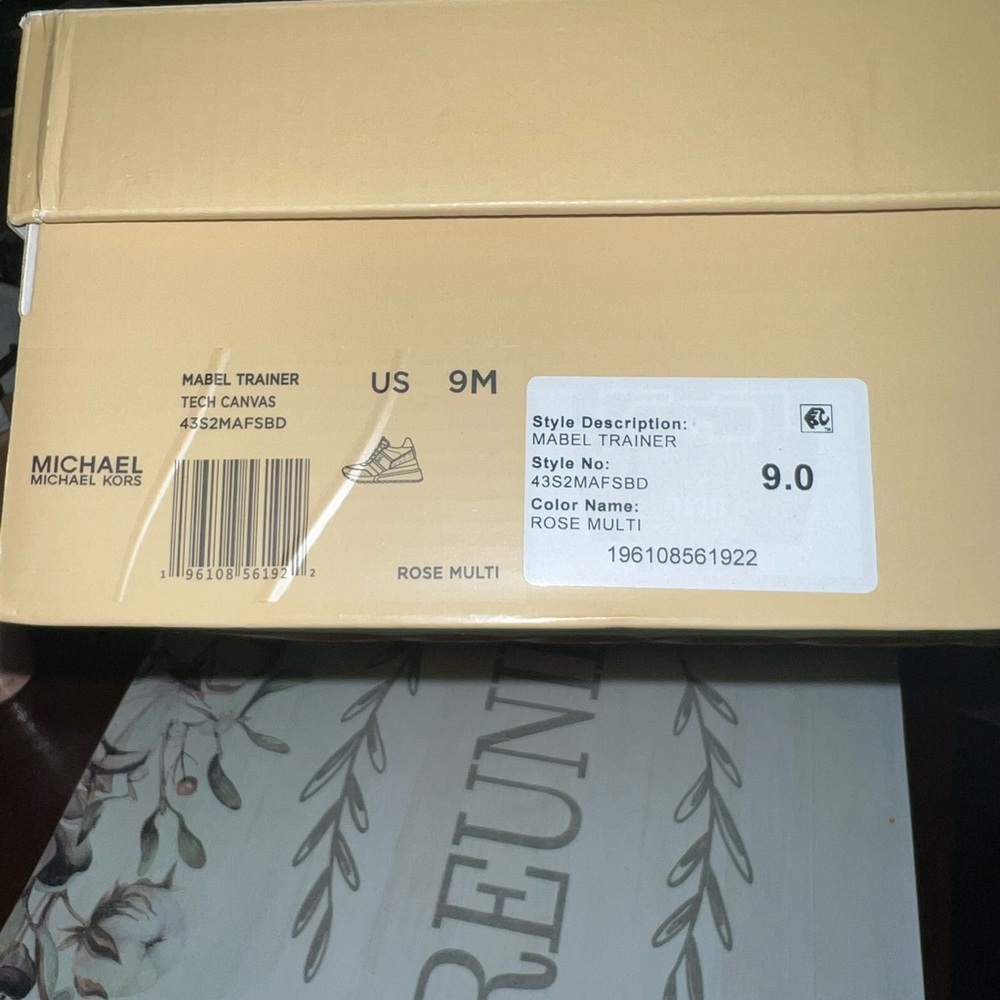 Michael Kors Mabel trainer sneakers ,size 9 new - Picture 7 of 8